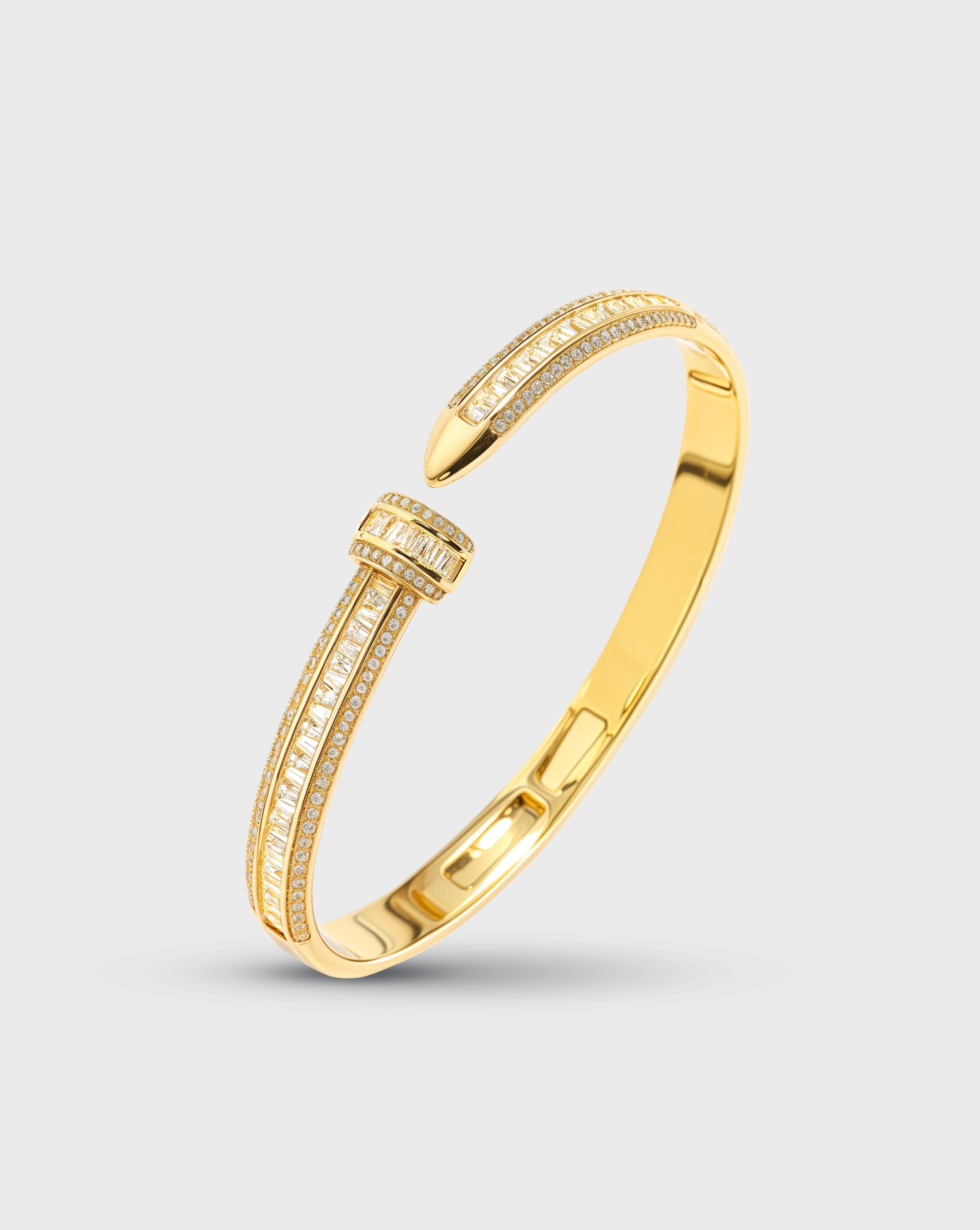 ICED ARROW BANGLE – GOLD